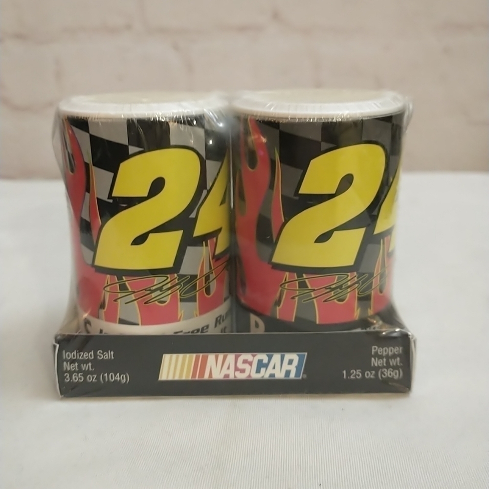 2005 Nascar #24 Jeff Gordon Salt and Pepper Shakers Pre-filled Sealed
